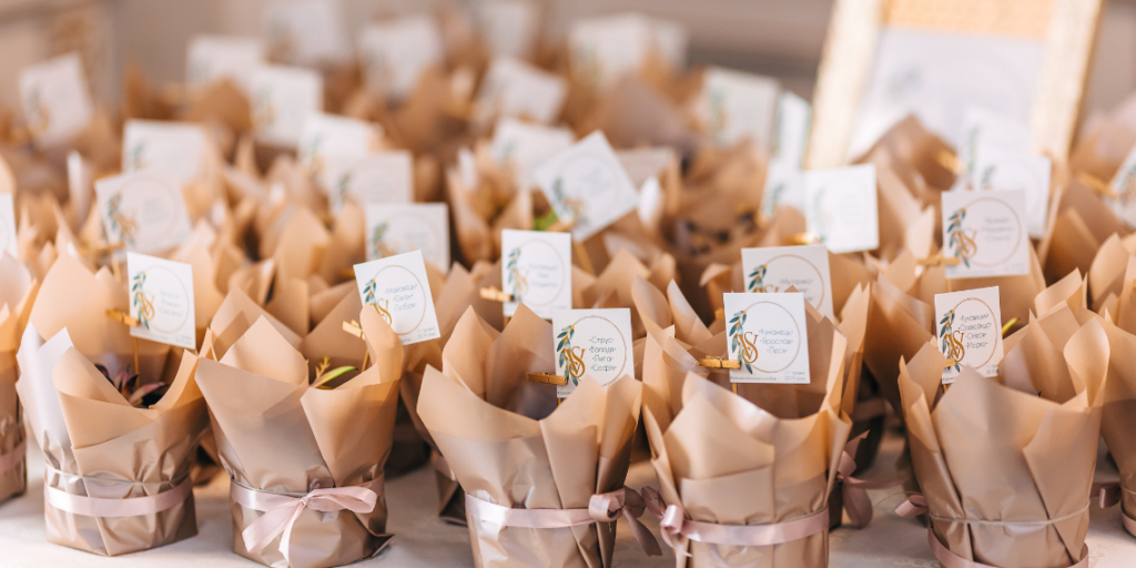 รวมไอเดีย "ของชำร่วยงานแต่ง" ยุคใหม่ 2026 ที่แขกหยิบกลับบ้าน แล้วได้ใช้จริง ไม่ทิ้ง!